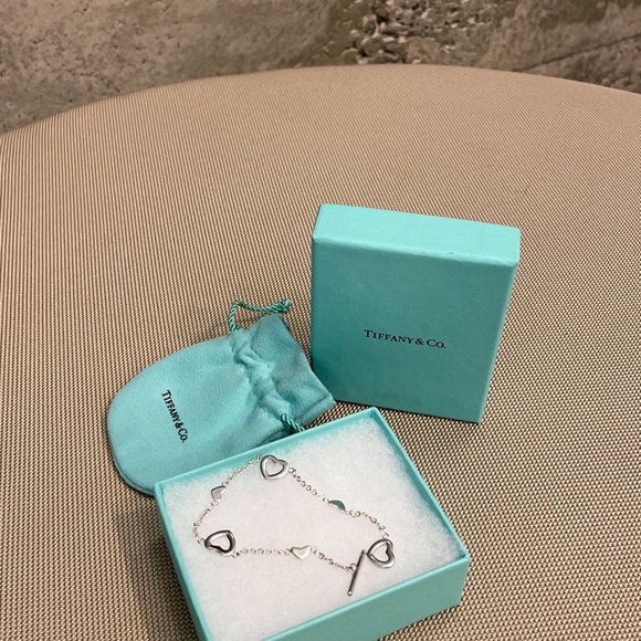 Tiffany & Co Heart Link Silved Bracelet ❌sold❌ - Picture 3 of 4